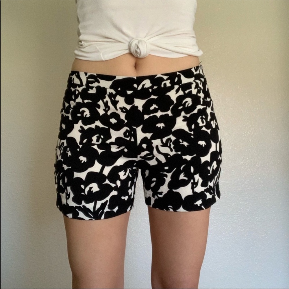 NWOT Black & White Floral Shorts Size 4